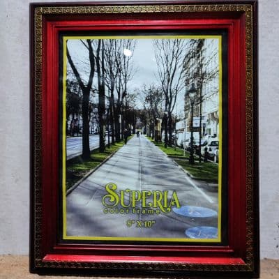 Figura atau bingkai sepuluh R
