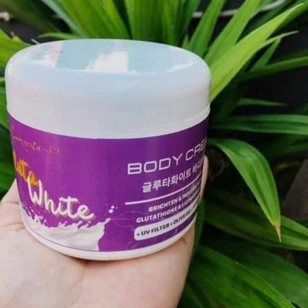 Glutawhite bodycream ( masker pemutih badan korea)