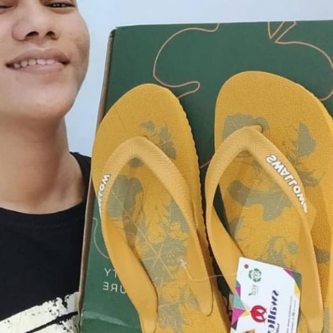 Sandal Swallow anggara