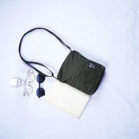 Tas Slempang Mini Crossbody 22.5x19cm