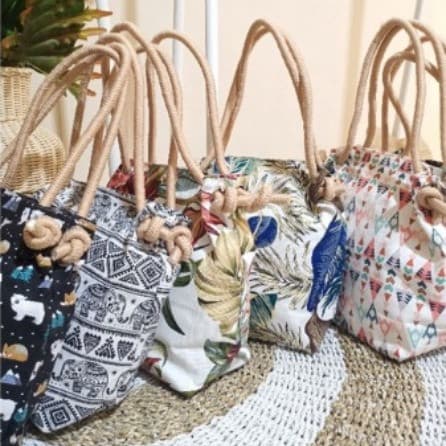Totebag Kanvas Sumbu Besar
