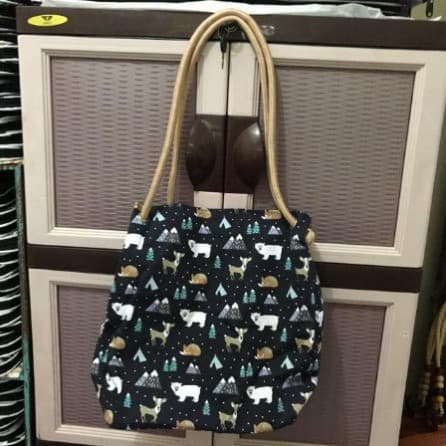 Totebag Kanvas Sumbu Kaku