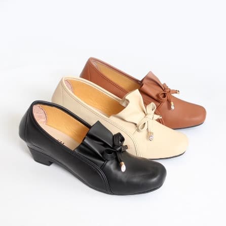 Wedges Sepatu Kerja Kulit Aksen Tali Pita Ruffle
