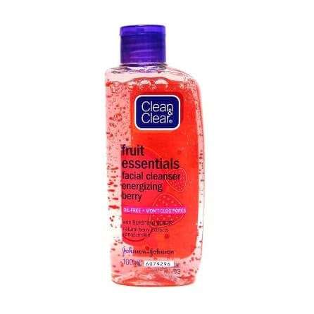 Clean & Clear Fruit Essentials Facial Cleanser Energizing Berry 100ml